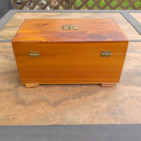 Vintage Wooden Dresser Box - Picture 6 of 8